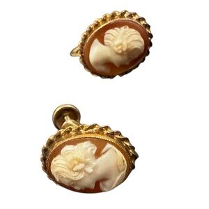 VINTAGE Budlong, Dochery & Armstrong BDA inc 10K Solid Gold Screw Back Earrings